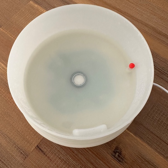 Young Living Essential Oils Macaron Diffuser - Picture 5 of 6